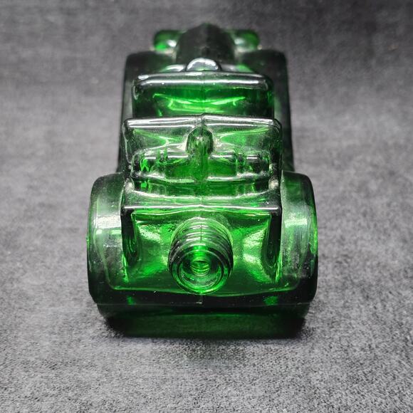 Vintage Avon Station Wagon Tai Winds After Shave Glass Car Decanter - Picture 6 of 10